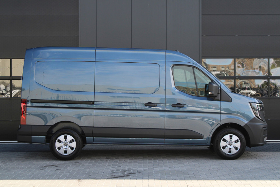 Renault Master T35 2.0 dCi 170pk L2H2 Extra - 2x Schuifdeur - Navigatie - Blind Spot - Camera - Stoelverwarming - Verwarmde voorruit - Rijklaar