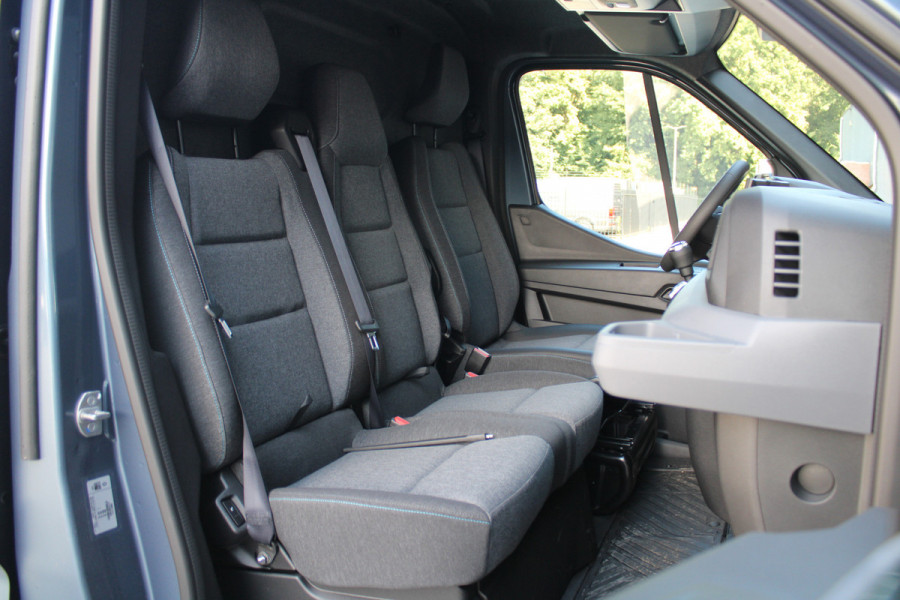 Renault Master T35 2.0 dCi 170pk L2H2 Extra - 2x Schuifdeur - Navigatie - Blind Spot - Camera - Stoelverwarming - Verwarmde voorruit - Rijklaar