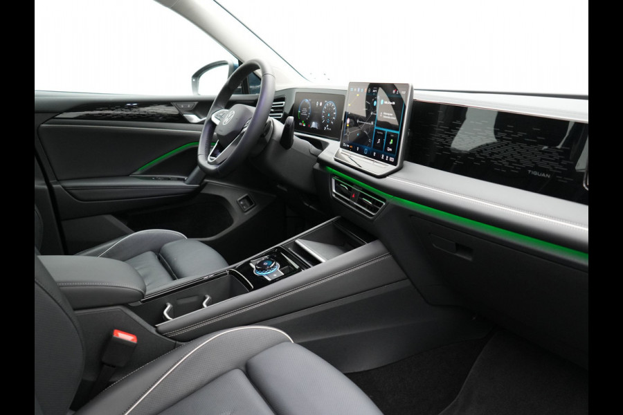 Volkswagen Tiguan 1.5 eHybrid Elegance Plug In Hybrid 204pk Dealer O.H PHEV | Trekhaak Af Fabriek | Adaptive Cruise | 360 Camera | IQ Light | Lederen Sportstoelen Massage & Memory | Virtual | Keyless | Lane Assist | Verwarmde Stuur & Stoel | Apple Carplay |
