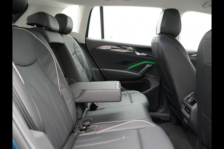 Volkswagen Tiguan 1.5 eHybrid Elegance Plug In Hybrid 204pk Dealer O.H PHEV | Trekhaak Af Fabriek | Adaptive Cruise | 360 Camera | IQ Light | Lederen Sportstoelen Massage & Memory | Virtual | Keyless | Lane Assist | Verwarmde Stuur & Stoel | Apple Carplay |