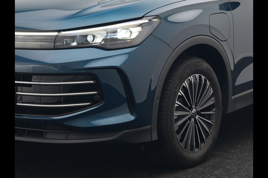 Volkswagen Tiguan 1.5 eHybrid Elegance Plug In Hybrid 204pk Dealer O.H PHEV | Trekhaak Af Fabriek | Adaptive Cruise | 360 Camera | IQ Light | Lederen Sportstoelen Massage & Memory | Virtual | Keyless | Lane Assist | Verwarmde Stuur & Stoel | Apple Carplay |