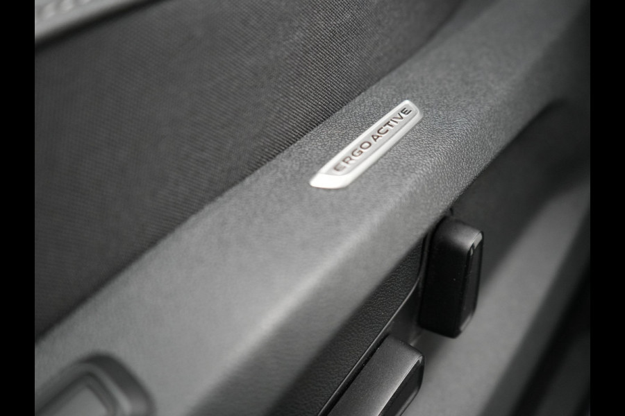 Volkswagen Tiguan 1.5 eHybrid Elegance Plug In Hybrid 204pk Dealer O.H PHEV | Trekhaak Af Fabriek | Adaptive Cruise | 360 Camera | IQ Light | Lederen Sportstoelen Massage & Memory | Virtual | Keyless | Lane Assist | Verwarmde Stuur & Stoel | Apple Carplay |