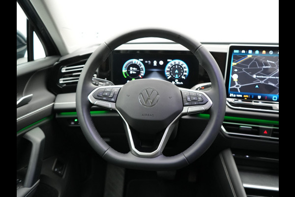 Volkswagen Tiguan 1.5 eHybrid Elegance Plug In Hybrid 204pk Dealer O.H PHEV | Trekhaak Af Fabriek | Adaptive Cruise | 360 Camera | IQ Light | Lederen Sportstoelen Massage & Memory | Virtual | Keyless | Lane Assist | Verwarmde Stuur & Stoel | Apple Carplay |
