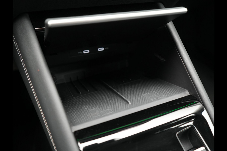 Volkswagen Tiguan 1.5 eHybrid Elegance Plug In Hybrid 204pk Dealer O.H PHEV | Trekhaak Af Fabriek | Adaptive Cruise | 360 Camera | IQ Light | Lederen Sportstoelen Massage & Memory | Virtual | Keyless | Lane Assist | Verwarmde Stuur & Stoel | Apple Carplay |