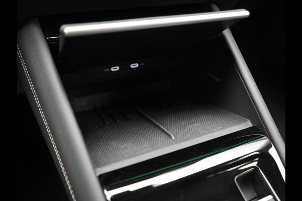 Volkswagen Tiguan 1.5 eHybrid Elegance Plug In Hybrid 204pk Dealer O.H PHEV | Trekhaak Af Fabriek | Adaptive Cruise | 360 Camera | IQ Light | Lederen Sportstoelen Massage & Memory | Virtual | Keyless | Lane Assist | Verwarmde Stuur & Stoel | Apple Carplay |