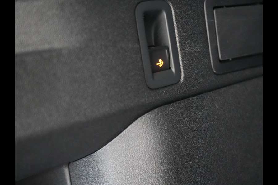 Volkswagen Tiguan 1.5 eHybrid Elegance Plug In Hybrid 204pk Dealer O.H PHEV | Trekhaak Af Fabriek | Adaptive Cruise | 360 Camera | IQ Light | Lederen Sportstoelen Massage & Memory | Virtual | Keyless | Lane Assist | Verwarmde Stuur & Stoel | Apple Carplay |