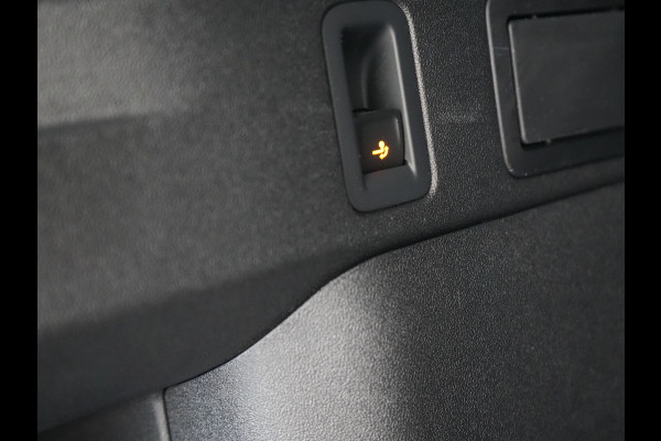 Volkswagen Tiguan 1.5 eHybrid Elegance Plug In Hybrid 204pk Dealer O.H PHEV | Trekhaak Af Fabriek | Adaptive Cruise | 360 Camera | IQ Light | Lederen Sportstoelen Massage & Memory | Virtual | Keyless | Lane Assist | Verwarmde Stuur & Stoel | Apple Carplay |