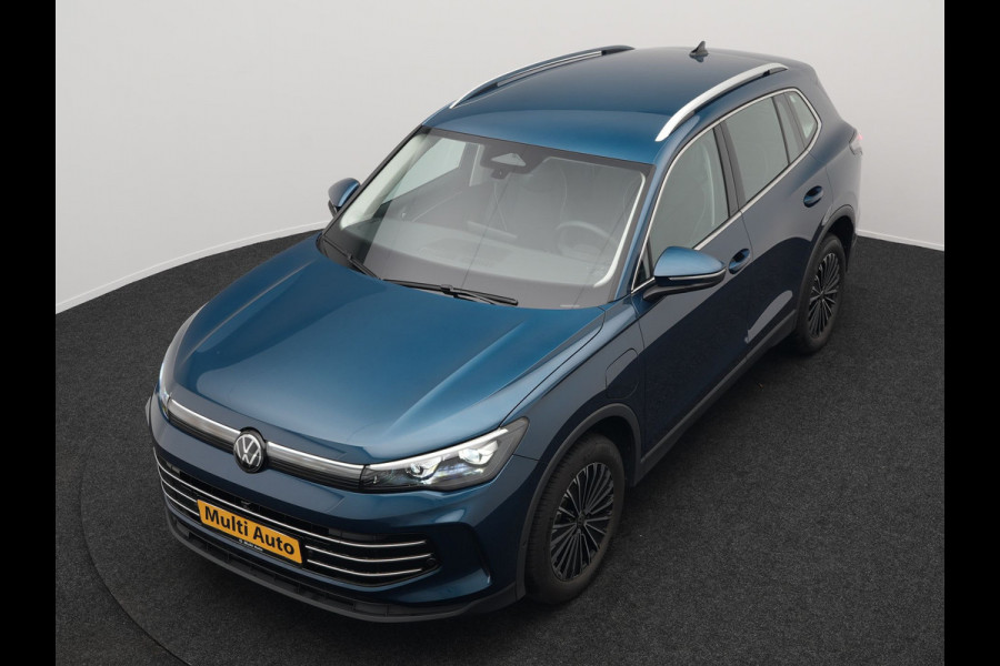 Volkswagen Tiguan 1.5 eHybrid Elegance Plug In Hybrid 204pk Dealer O.H PHEV | Trekhaak Af Fabriek | Adaptive Cruise | 360 Camera | IQ Light | Lederen Sportstoelen Massage & Memory | Virtual | Keyless | Lane Assist | Verwarmde Stuur & Stoel | Apple Carplay |