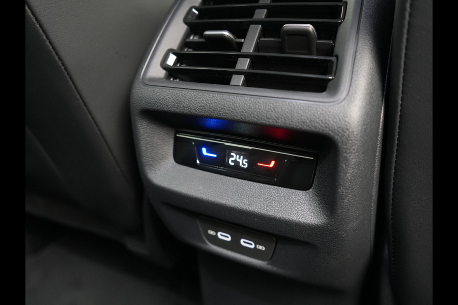 Volkswagen Tiguan 1.5 eHybrid Elegance Plug In Hybrid 204pk Dealer O.H PHEV | Trekhaak Af Fabriek | Adaptive Cruise | 360 Camera | IQ Light | Lederen Sportstoelen Massage & Memory | Virtual | Keyless | Lane Assist | Verwarmde Stuur & Stoel | Apple Carplay |