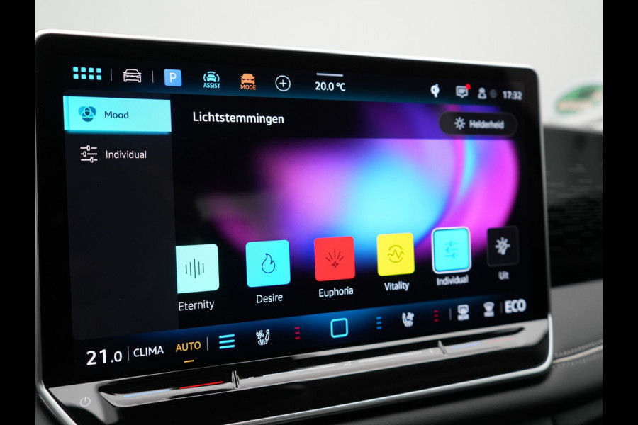 Volkswagen Tiguan 1.5 eHybrid Elegance Plug In Hybrid 204pk Dealer O.H PHEV | Trekhaak Af Fabriek | Adaptive Cruise | 360 Camera | IQ Light | Lederen Sportstoelen Massage & Memory | Virtual | Keyless | Lane Assist | Verwarmde Stuur & Stoel | Apple Carplay |