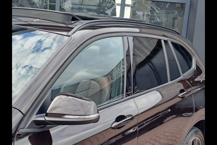 BMW X1 sDrive18i High Executive | Automaat | Leder | Pano | Trekhaak | Cruise | PDC | All-seasons |