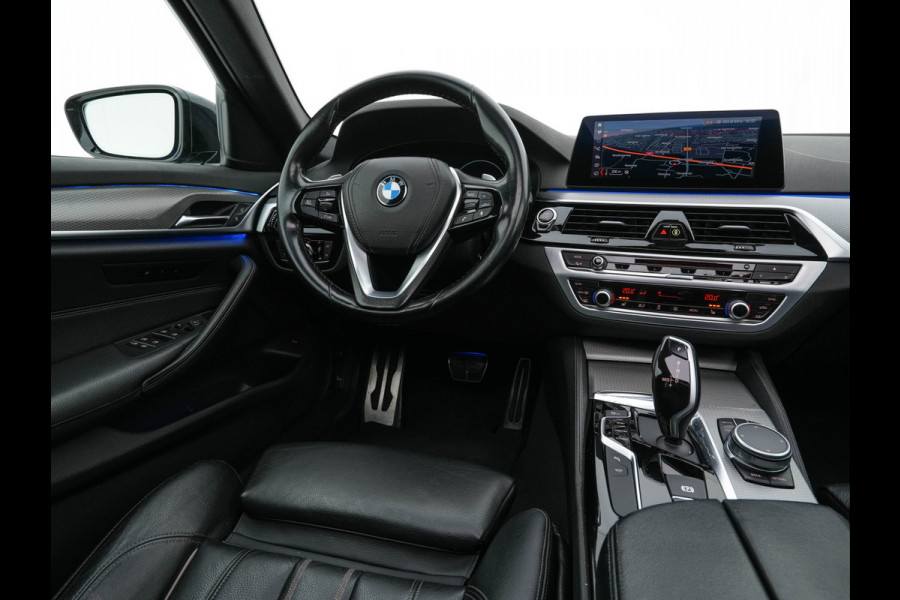 BMW 5 Serie 520d xDrive M-Sport-Pack High Executive (INCL-BTW) Aut. *PANO | LUXURY-LEATHER | FULL-LED | HEAD-UP | DIGI-COCKPIT | NAVI-FULLMAP | TOP-VIEW | MEMORY-PACK | ECC | AMBIENT-LIGHT | PDC | CRUISE | SHIFT-PADDLES | TOWBAR  | 20''ALU*