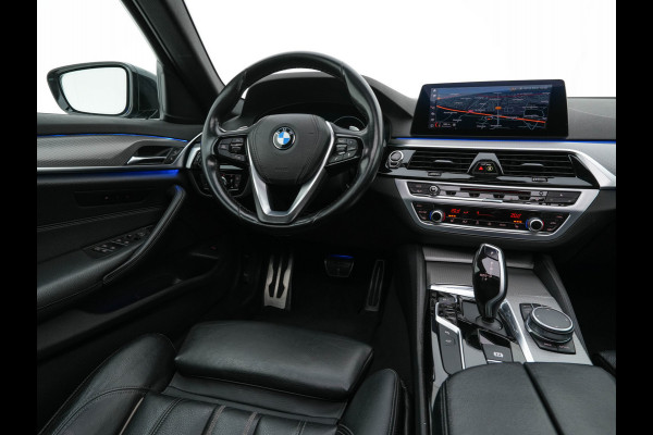 BMW 5 Serie 520d xDrive M-Sport-Pack High Executive (INCL-BTW) Aut. *PANO | LUXURY-LEATHER | FULL-LED | HEAD-UP | DIGI-COCKPIT | NAVI-FULLMAP | TOP-VIEW | MEMORY-PACK | ECC | AMBIENT-LIGHT | PDC | CRUISE | SHIFT-PADDLES | TOWBAR  | 20''ALU*