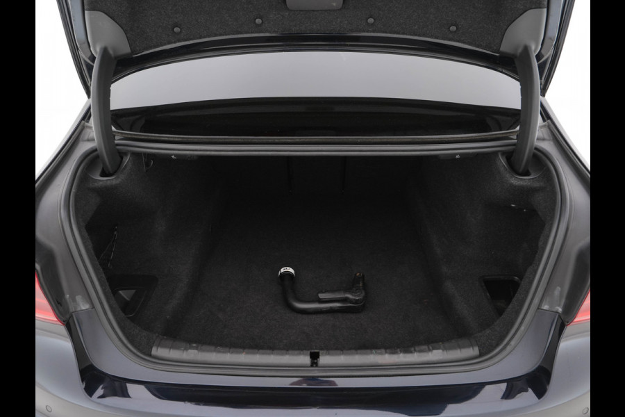 BMW 5 Serie 520d xDrive M-Sport-Pack High Executive (INCL-BTW) Aut. *PANO | LUXURY-LEATHER | FULL-LED | HEAD-UP | DIGI-COCKPIT | NAVI-FULLMAP | TOP-VIEW | MEMORY-PACK | ECC | AMBIENT-LIGHT | PDC | CRUISE | SHIFT-PADDLES | TOWBAR  | 20''ALU*