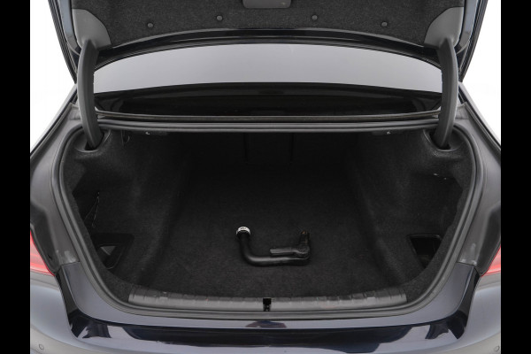 BMW 5 Serie 520d xDrive M-Sport-Pack High Executive (INCL-BTW) Aut. *PANO | LUXURY-LEATHER | FULL-LED | HEAD-UP | DIGI-COCKPIT | NAVI-FULLMAP | TOP-VIEW | MEMORY-PACK | ECC | AMBIENT-LIGHT | PDC | CRUISE | SHIFT-PADDLES | TOWBAR  | 20''ALU*