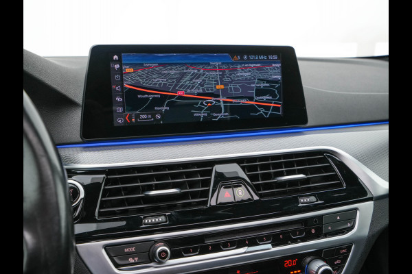 BMW 5 Serie 520d xDrive M-Sport-Pack High Executive (INCL-BTW) Aut. *PANO | LUXURY-LEATHER | FULL-LED | HEAD-UP | DIGI-COCKPIT | NAVI-FULLMAP | TOP-VIEW | MEMORY-PACK | ECC | AMBIENT-LIGHT | PDC | CRUISE | SHIFT-PADDLES | TOWBAR  | 20''ALU*