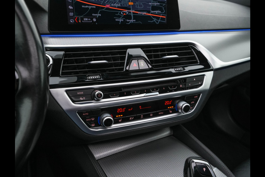 BMW 5 Serie 520d xDrive M-Sport-Pack High Executive (INCL-BTW) Aut. *PANO | LUXURY-LEATHER | FULL-LED | HEAD-UP | DIGI-COCKPIT | NAVI-FULLMAP | TOP-VIEW | MEMORY-PACK | ECC | AMBIENT-LIGHT | PDC | CRUISE | SHIFT-PADDLES | TOWBAR  | 20''ALU*