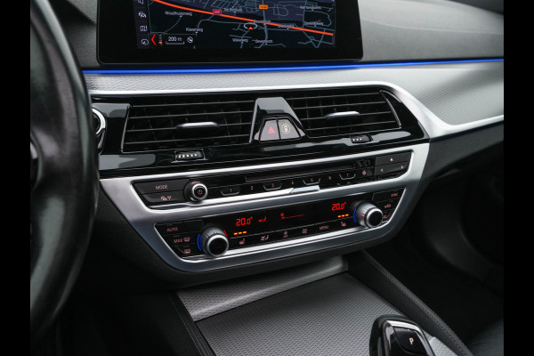 BMW 5 Serie 520d xDrive M-Sport-Pack High Executive (INCL-BTW) Aut. *PANO | LUXURY-LEATHER | FULL-LED | HEAD-UP | DIGI-COCKPIT | NAVI-FULLMAP | TOP-VIEW | MEMORY-PACK | ECC | AMBIENT-LIGHT | PDC | CRUISE | SHIFT-PADDLES | TOWBAR  | 20''ALU*