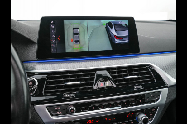 BMW 5 Serie 520d xDrive M-Sport-Pack High Executive (INCL-BTW) Aut. *PANO | LUXURY-LEATHER | FULL-LED | HEAD-UP | DIGI-COCKPIT | NAVI-FULLMAP | TOP-VIEW | MEMORY-PACK | ECC | AMBIENT-LIGHT | PDC | CRUISE | SHIFT-PADDLES | TOWBAR  | 20''ALU*