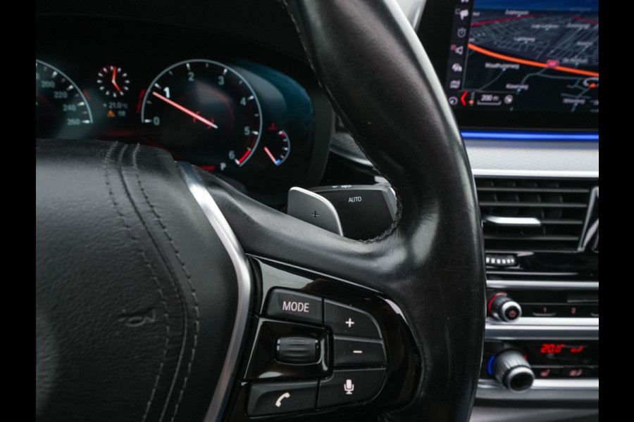 BMW 5 Serie 520d xDrive M-Sport-Pack High Executive (INCL-BTW) Aut. *PANO | LUXURY-LEATHER | FULL-LED | HEAD-UP | DIGI-COCKPIT | NAVI-FULLMAP | TOP-VIEW | MEMORY-PACK | ECC | AMBIENT-LIGHT | PDC | CRUISE | SHIFT-PADDLES | TOWBAR  | 20''ALU*