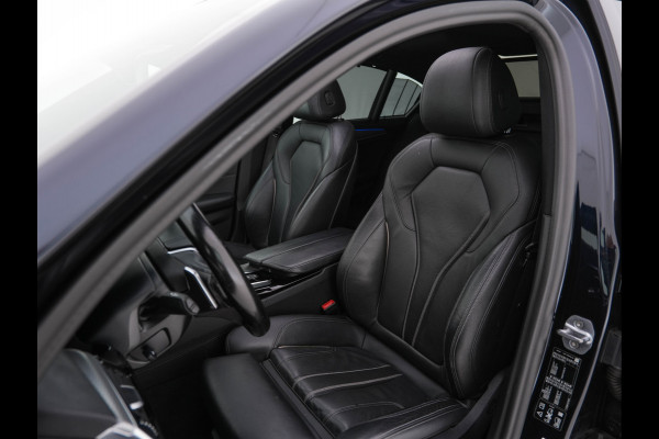 BMW 5 Serie 520d xDrive M-Sport-Pack High Executive (INCL-BTW) Aut. *PANO | LUXURY-LEATHER | FULL-LED | HEAD-UP | DIGI-COCKPIT | NAVI-FULLMAP | TOP-VIEW | MEMORY-PACK | ECC | AMBIENT-LIGHT | PDC | CRUISE | SHIFT-PADDLES | TOWBAR  | 20''ALU*