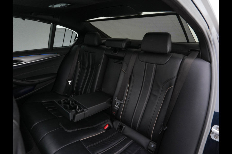 BMW 5 Serie 520d xDrive M-Sport-Pack High Executive (INCL-BTW) Aut. *PANO | LUXURY-LEATHER | FULL-LED | HEAD-UP | DIGI-COCKPIT | NAVI-FULLMAP | TOP-VIEW | MEMORY-PACK | ECC | AMBIENT-LIGHT | PDC | CRUISE | SHIFT-PADDLES | TOWBAR  | 20''ALU*