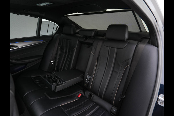 BMW 5 Serie 520d xDrive M-Sport-Pack High Executive (INCL-BTW) Aut. *PANO | LUXURY-LEATHER | FULL-LED | HEAD-UP | DIGI-COCKPIT | NAVI-FULLMAP | TOP-VIEW | MEMORY-PACK | ECC | AMBIENT-LIGHT | PDC | CRUISE | SHIFT-PADDLES | TOWBAR  | 20''ALU*