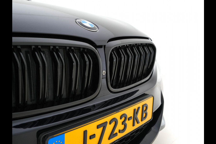 BMW 5 Serie 520d xDrive M-Sport-Pack High Executive (INCL-BTW) Aut. *PANO | LUXURY-LEATHER | FULL-LED | HEAD-UP | DIGI-COCKPIT | NAVI-FULLMAP | TOP-VIEW | MEMORY-PACK | ECC | AMBIENT-LIGHT | PDC | CRUISE | SHIFT-PADDLES | TOWBAR  | 20''ALU*