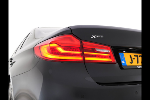BMW 5 Serie 520d xDrive M-Sport-Pack High Executive (INCL-BTW) Aut. *PANO | LUXURY-LEATHER | FULL-LED | HEAD-UP | DIGI-COCKPIT | NAVI-FULLMAP | TOP-VIEW | MEMORY-PACK | ECC | AMBIENT-LIGHT | PDC | CRUISE | SHIFT-PADDLES | TOWBAR  | 20''ALU*
