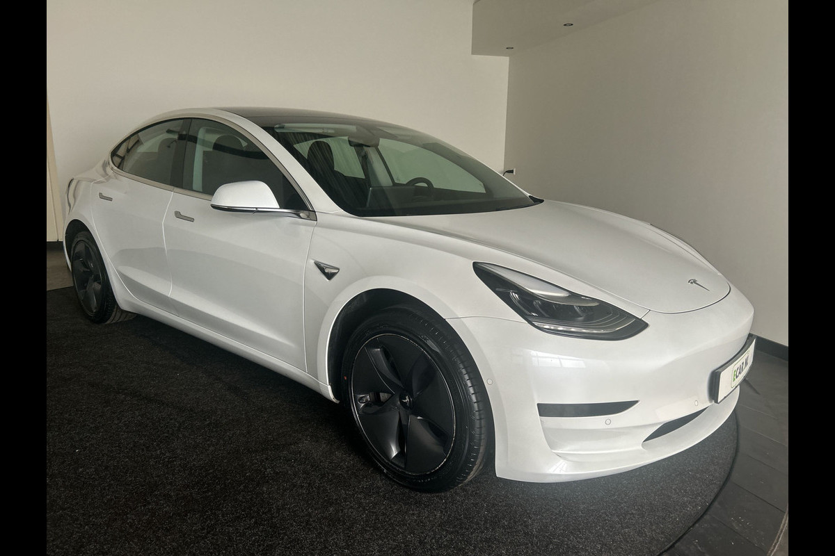 Tesla Model 3 Standard RWD Plus 60 kWh | Rijdt en zit als nieuw! | Soh (batterijcheck) 90 % Tesla Model 3 Standard RWD Plus 60 kWh | Rijdt en zit als nieuw! | Soh (batterijcheck) 90 %