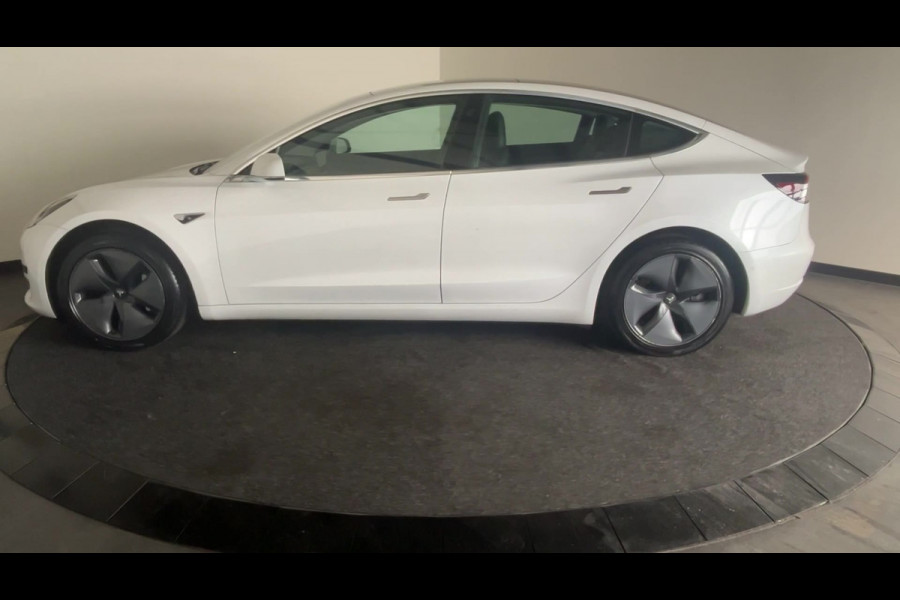 Tesla Model 3 Standard RWD Plus 60 kWh | Rijdt en zit als nieuw! | Soh (batterijcheck) 90 %