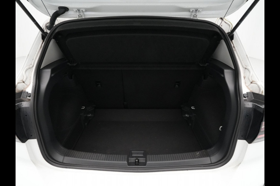 Volkswagen T-Cross 1.0 TSI 95pk Life Navigatie Stoelverwarming Carplay Camera Keyless Virtual Cockpit 40