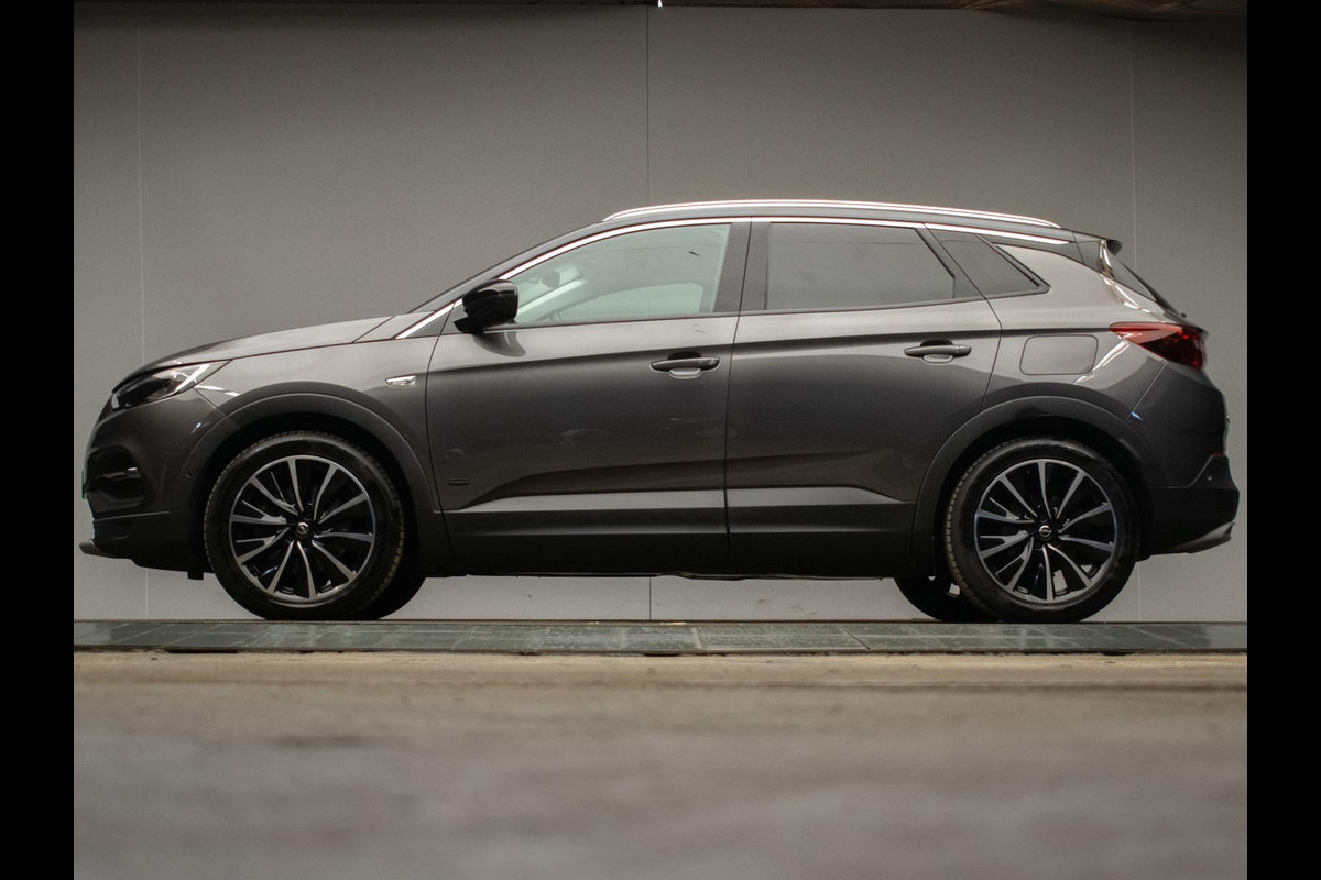 Opel Grandland X 1.6 Turbo Hybrid4 Business Executive (APPLECAR PLAY,NAVI,LED,LEDER,STOELVERWARMING/VERKOELING,DODE HOEK,CAMERA)