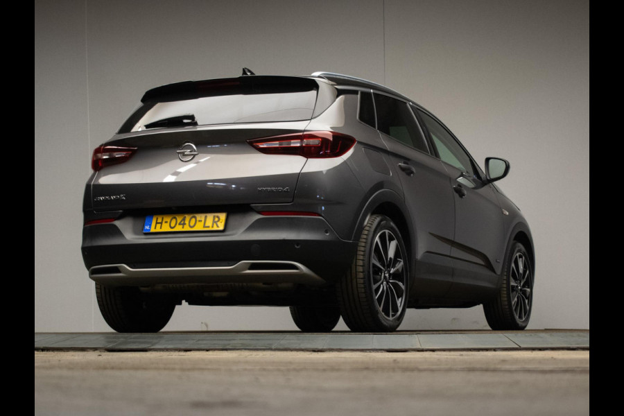 Opel Grandland X 1.6 Turbo Hybrid4 Business Executive (APPLECAR PLAY,NAVI,LED,LEDER,STOELVERWARMING/VERKOELING,DODE HOEK,CAMERA)