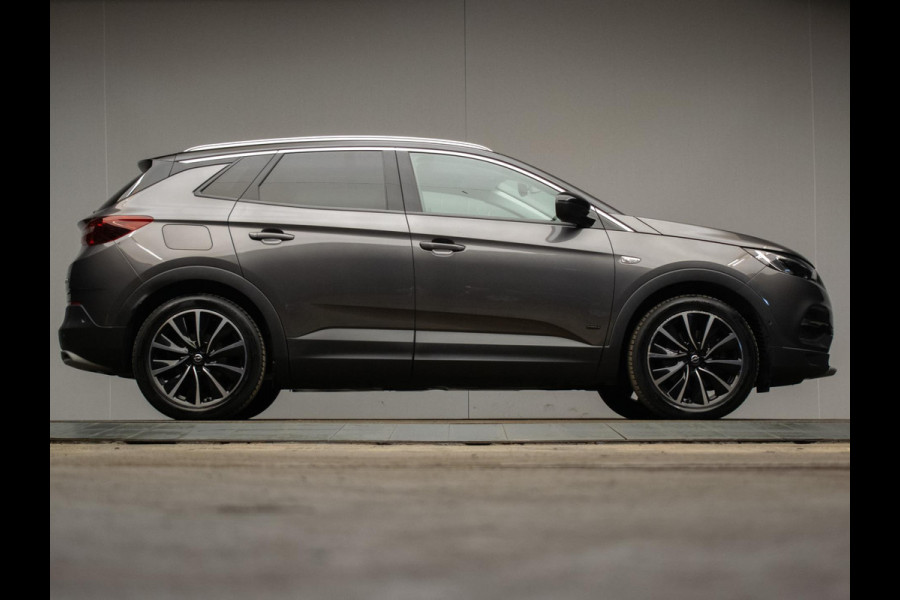 Opel Grandland X 1.6 Turbo Hybrid4 Business Executive (APPLECAR PLAY,NAVI,LED,LEDER,STOELVERWARMING/VERKOELING,DODE HOEK,CAMERA)