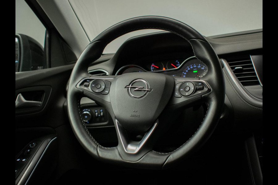Opel Grandland X 1.6 Turbo Hybrid4 Business Executive (APPLECAR PLAY,NAVI,LED,LEDER,STOELVERWARMING/VERKOELING,DODE HOEK,CAMERA)