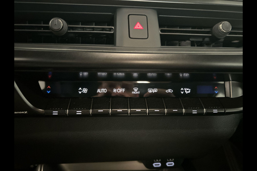 Lexus UX 300e Business Line 73 kWh | Adaptieve cruise control | Achteruitrijcamera |