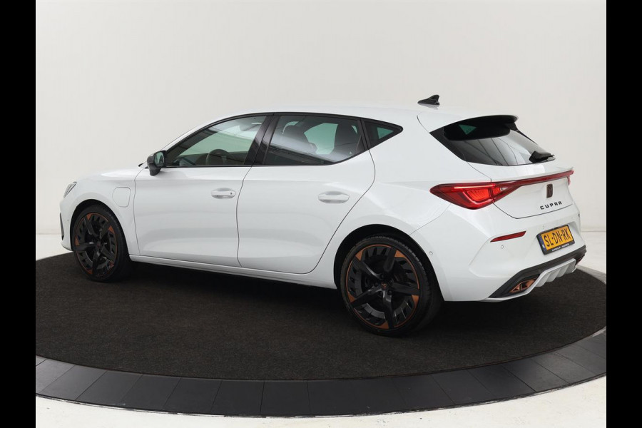 CUPRA Leon 1.4 e-Hybrid VZ | 245pk | Leder | Stoel & stuurverwarming | Adaptive cruise | Memory | Camera | Sfeerverlichting | Keyless | Full LED | PHEV