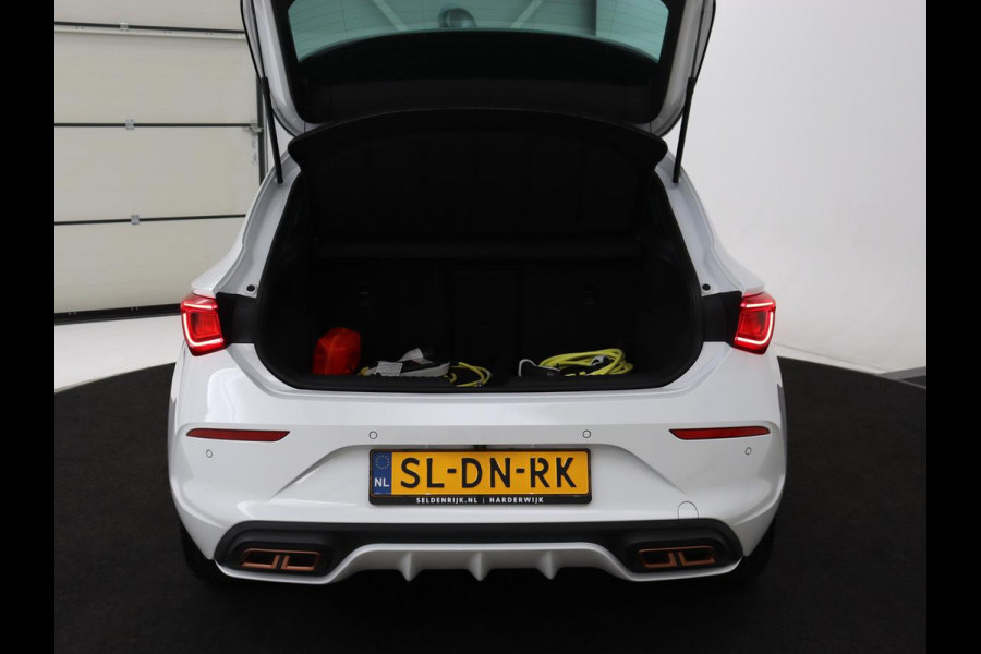 CUPRA Leon 1.4 e-Hybrid VZ | 245pk | Leder | Stoel & stuurverwarming | Adaptive cruise | Memory | Camera | Sfeerverlichting | Keyless | Full LED | PHEV