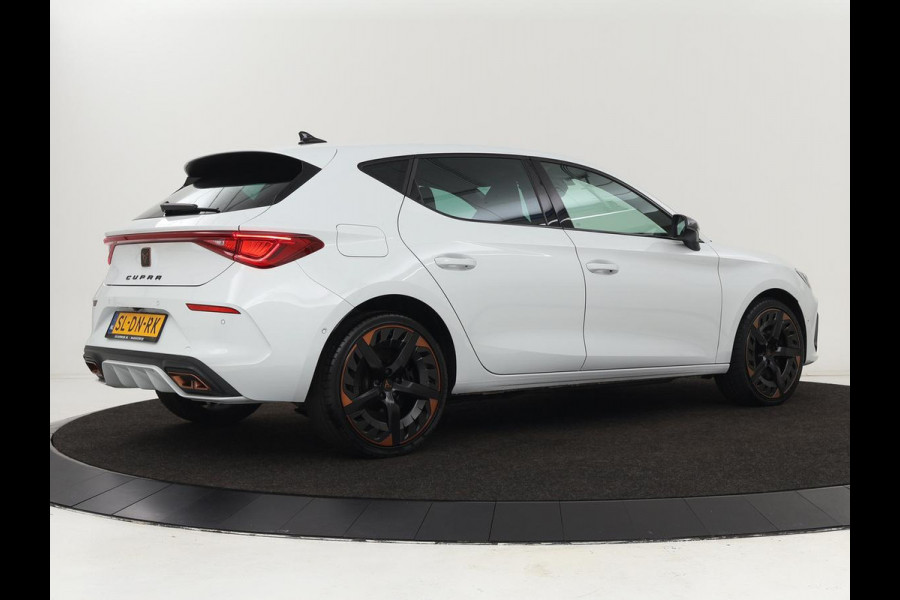 CUPRA Leon 1.4 e-Hybrid VZ | 245pk | Leder | Stoel & stuurverwarming | Adaptive cruise | Memory | Camera | Sfeerverlichting | Keyless | Full LED | PHEV