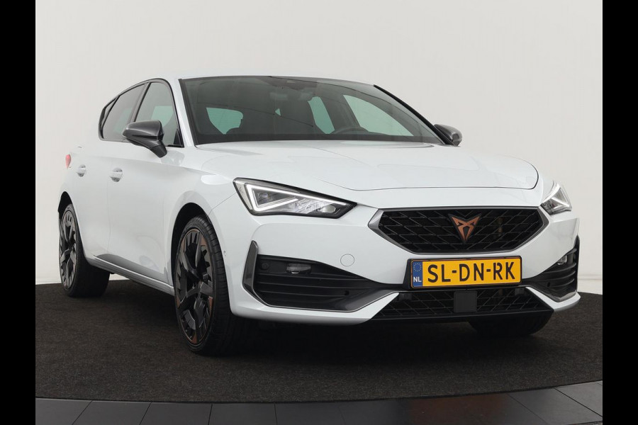 CUPRA Leon 1.4 e-Hybrid VZ | 245pk | Leder | Stoel & stuurverwarming | Adaptive cruise | Memory | Camera | Sfeerverlichting | Keyless | Full LED | PHEV