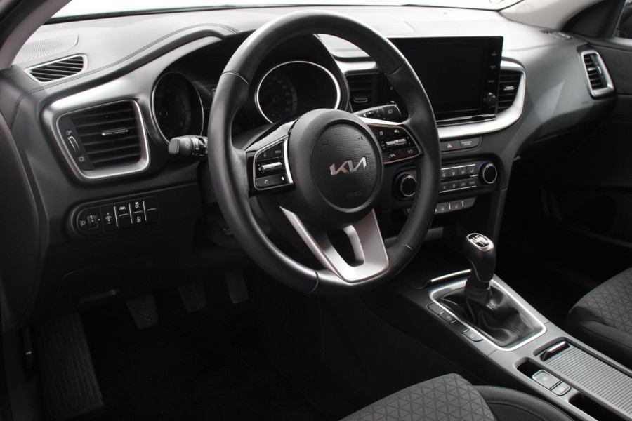 Kia Ceed Sportswagon 1.0 T-GDi Ceed SW Prestige | Navigatie | Apple Carplay/Android Auto | Climate control | Camera | Lichtmetalen Velgen | Stoelverwarming | Extra Getint Glas