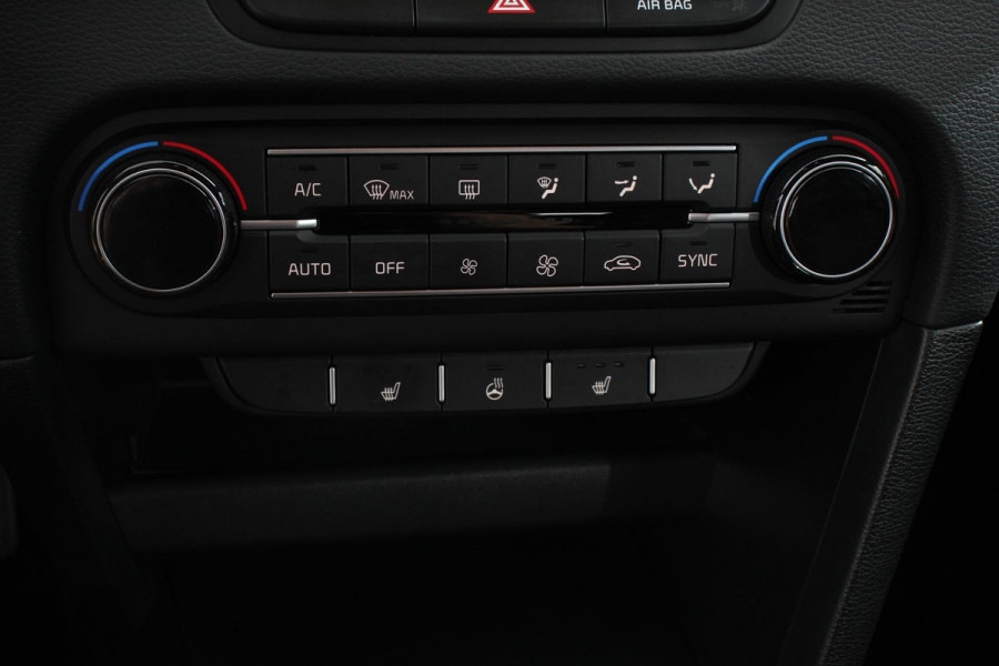Kia Ceed Sportswagon 1.0 T-GDi Ceed SW Prestige | Navigatie | Apple Carplay/Android Auto | Climate control | Camera | Lichtmetalen Velgen | Stoelverwarming | Extra Getint Glas