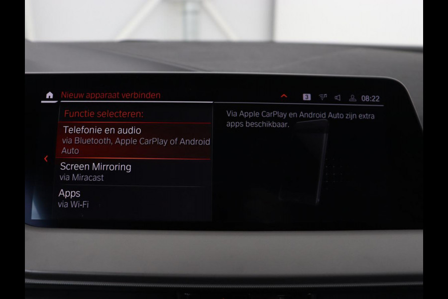 BMW 1-serie 120i Business Edition | Stoelverwarming | Sportstoelen | Carplay | Live Cockpit | Navigatie | Climate control | Parkeerhulp | Cruise control