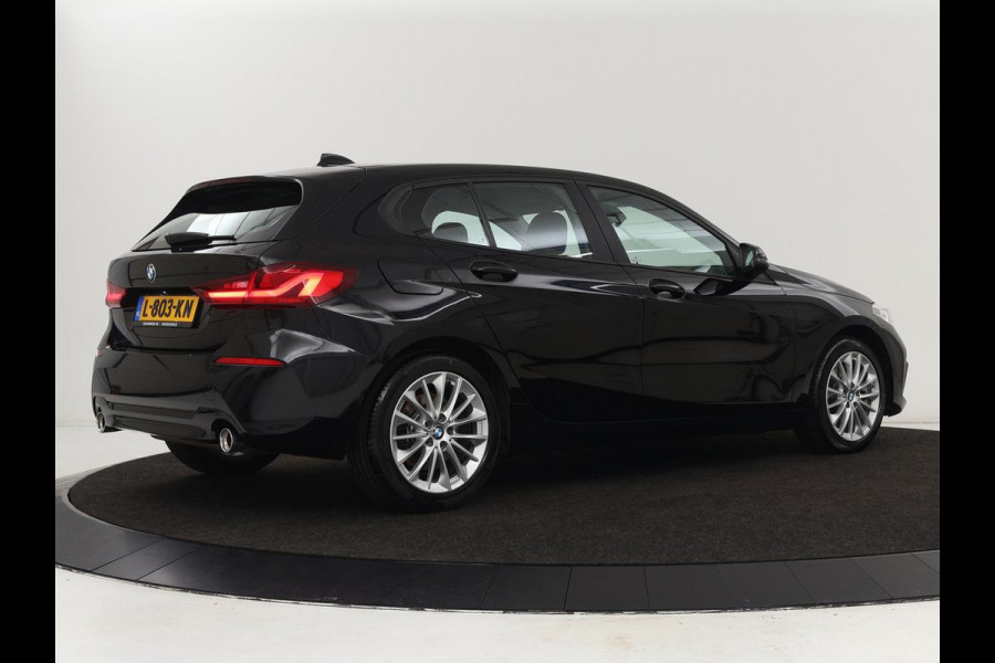 BMW 1-serie 120i Business Edition | Stoelverwarming | Sportstoelen | Carplay | Live Cockpit | Navigatie | Climate control | Parkeerhulp | Cruise control