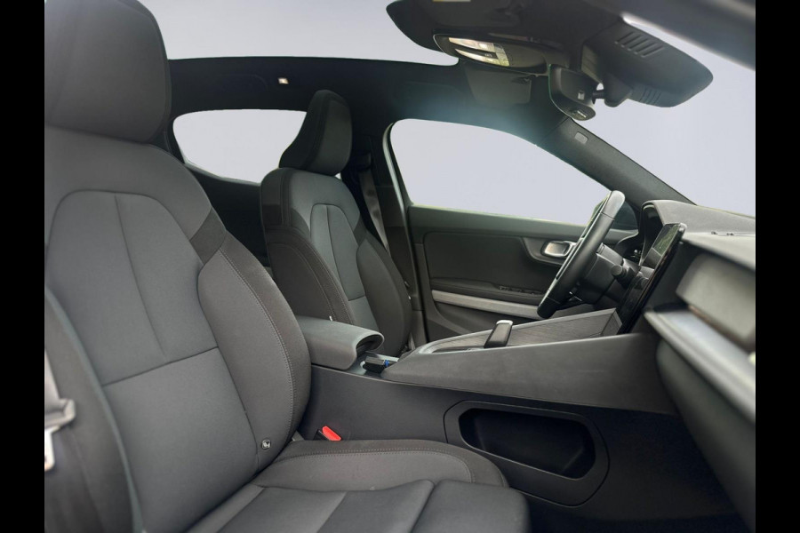 Polestar 2 Long Range Dual Motor Launch Edition 78kWh, panoramadak, 20 inch, elect. trekhaak, 1 e eigenaar, NL auto met nap