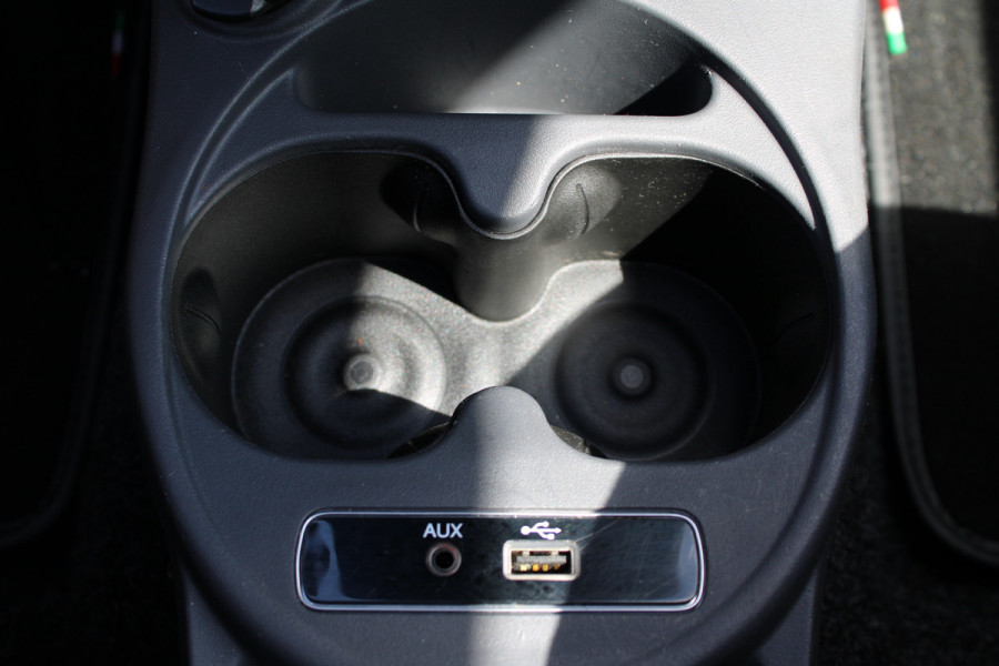 Fiat 500C 1.2 Popstar Cabrio | 15" Alu Velgen | USB/Aux aansluiting | Stuurwielbediening Alarm systeem