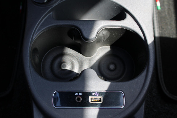 Fiat 500C 1.2 Popstar Cabrio | 15" Alu Velgen | USB/Aux aansluiting | Stuurwielbediening Alarm systeem