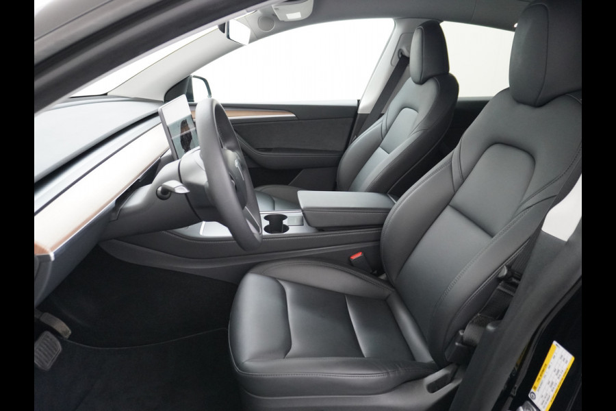Tesla Model Y Long Range AWD 75kWh Warmtepomp Lmv 20" Autopilot FSD-Computer 3 Leder Panoramadak Elektr.Stuur+Stoel+Verwarmd Navi Ecc Premium  Camera's Elektr.AchterKlep Parkeer Assistent Sentry-Mode Privacyglas Bluetooth Dodehoek detector Connected services AMD-Ryzen Processor™ 1.600kg Trekvermogen Origineel Nederlandse Auto Garantie op Accu en Motor tot 24-03-2030 max. 192.000km
