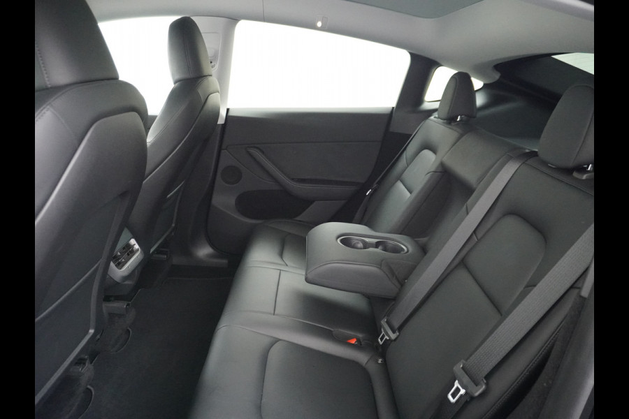 Tesla Model Y Long Range AWD 75kWh Warmtepomp Lmv 20" Autopilot FSD-Computer 3 Leder Panoramadak Elektr.Stuur+Stoel+Verwarmd Navi Ecc Premium  Camera's Elektr.AchterKlep Parkeer Assistent Sentry-Mode Privacyglas Bluetooth Dodehoek detector Connected services AMD-Ryzen Processor™ 1.600kg Trekvermogen Origineel Nederlandse Auto Garantie op Accu en Motor tot 24-03-2030 max. 192.000km